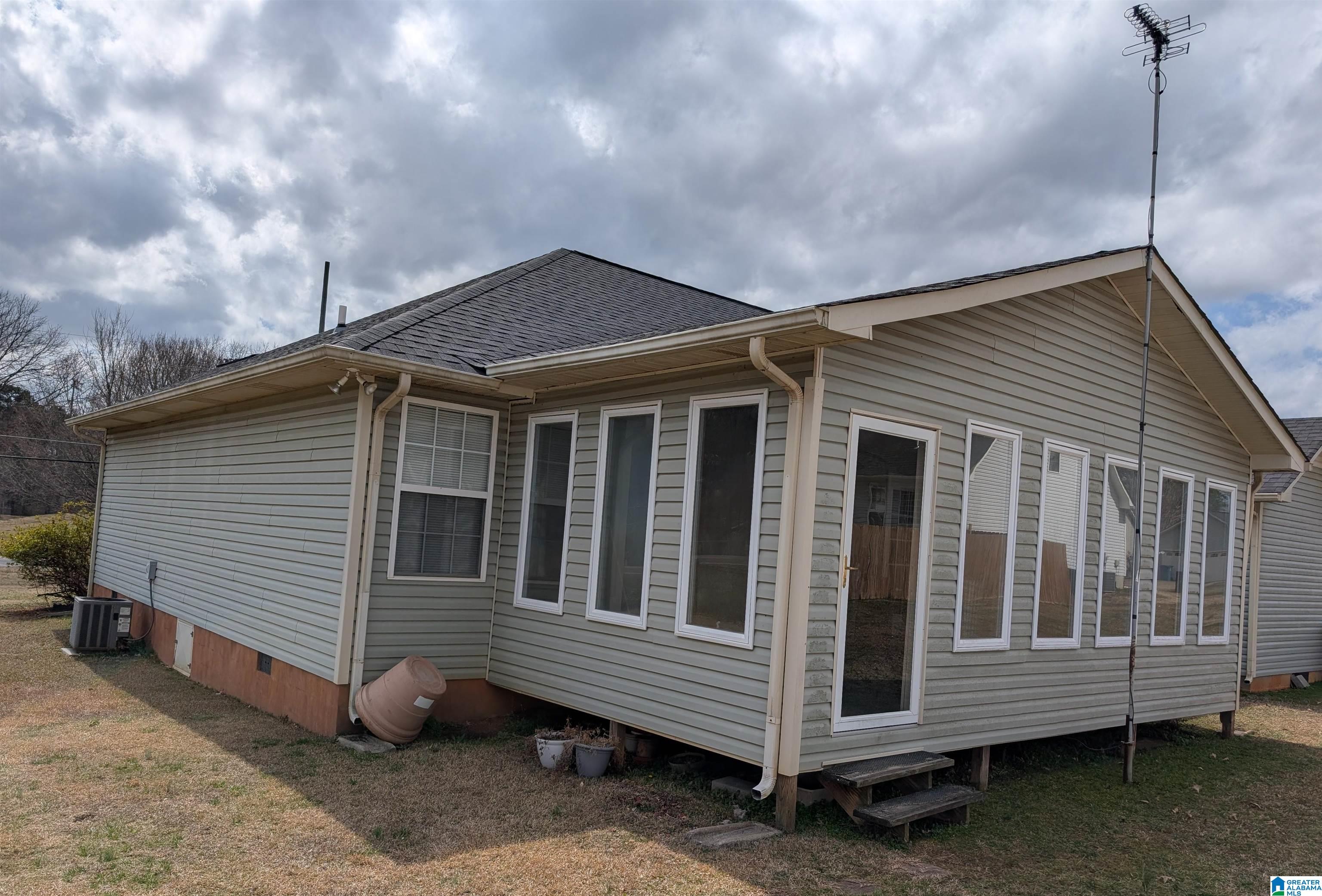 351 Henry Road Southwest Jacksonville, AL 36265 - Photo 3 of 26