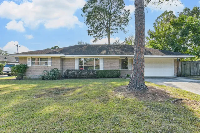 $2,350 | 5511 Kinglet Street, Houston, TX 77096