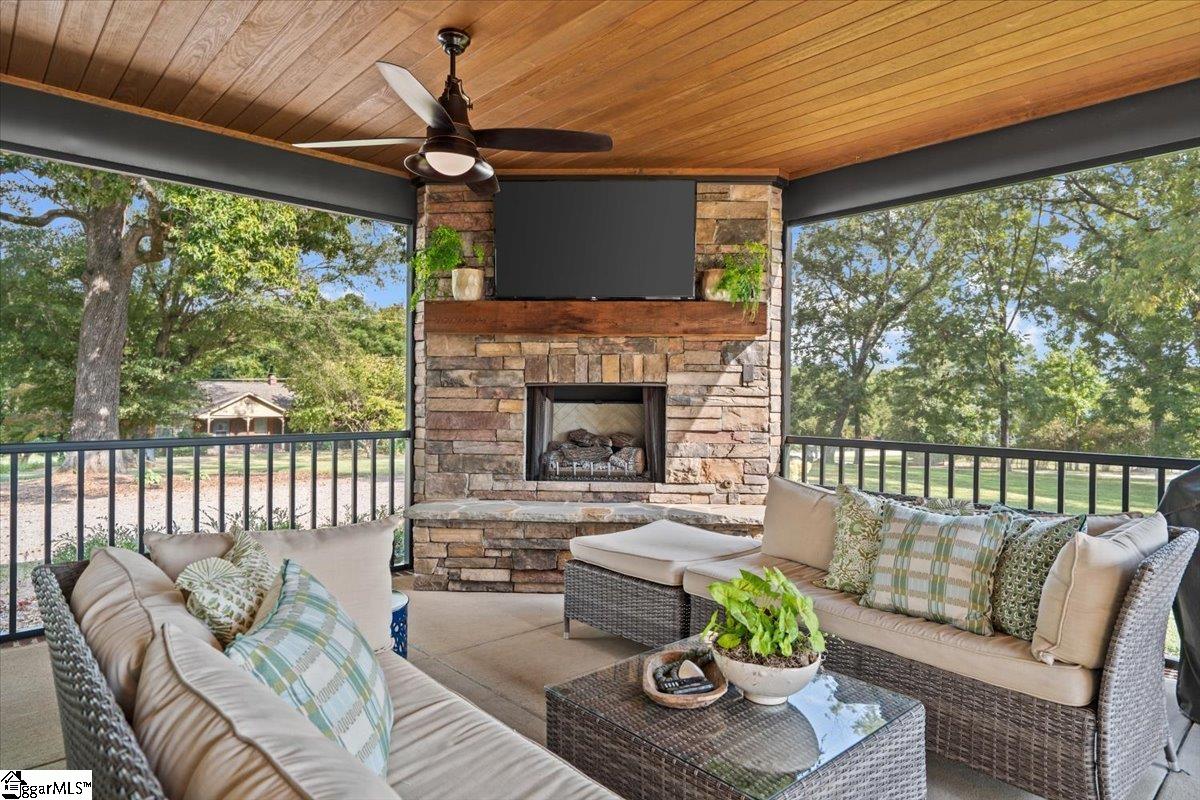 1304 North Parker Road Greenville, SC 29609 - Photo 17 of 40