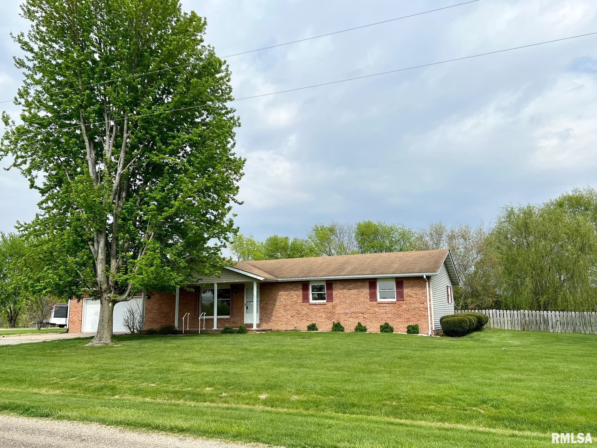 13114 Hickory Road Athens, IL 62613 - Photo 1 of 17 Gallery Image 1