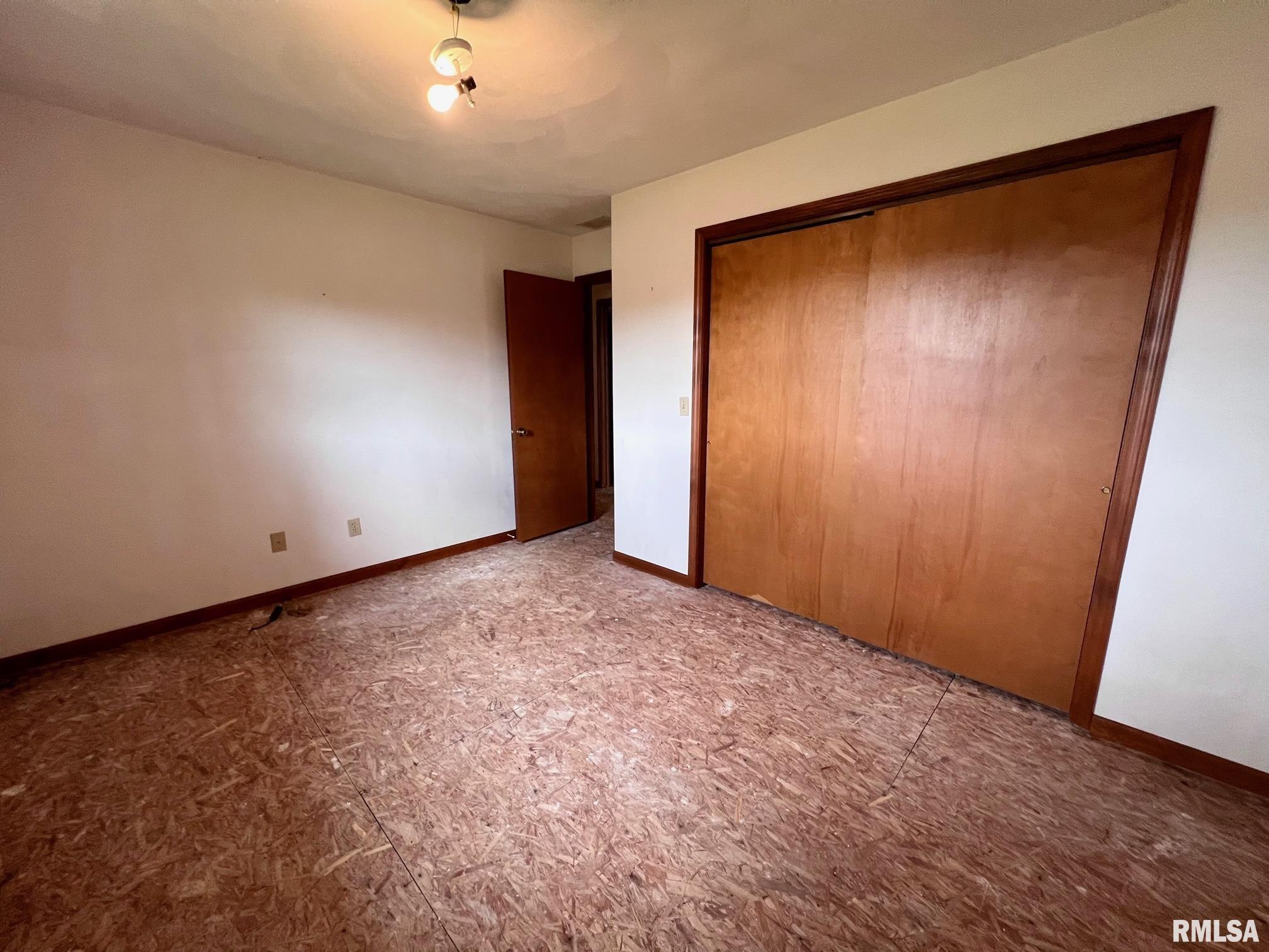 13114 Hickory Road Athens, IL 62613 - Photo 12 of 17 Gallery Image 12