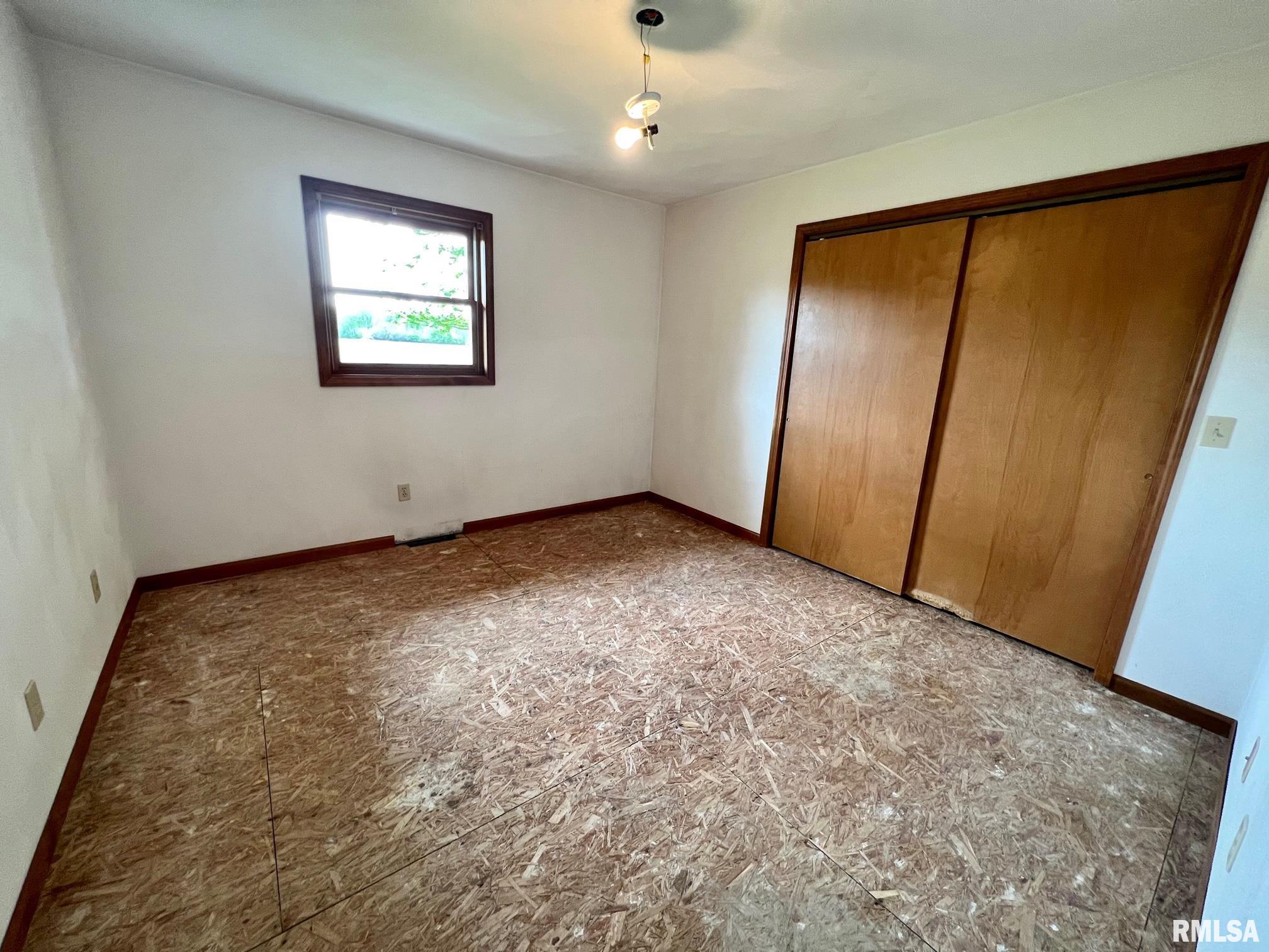 13114 Hickory Road Athens, IL 62613 - Photo 13 of 17 Gallery Image 13