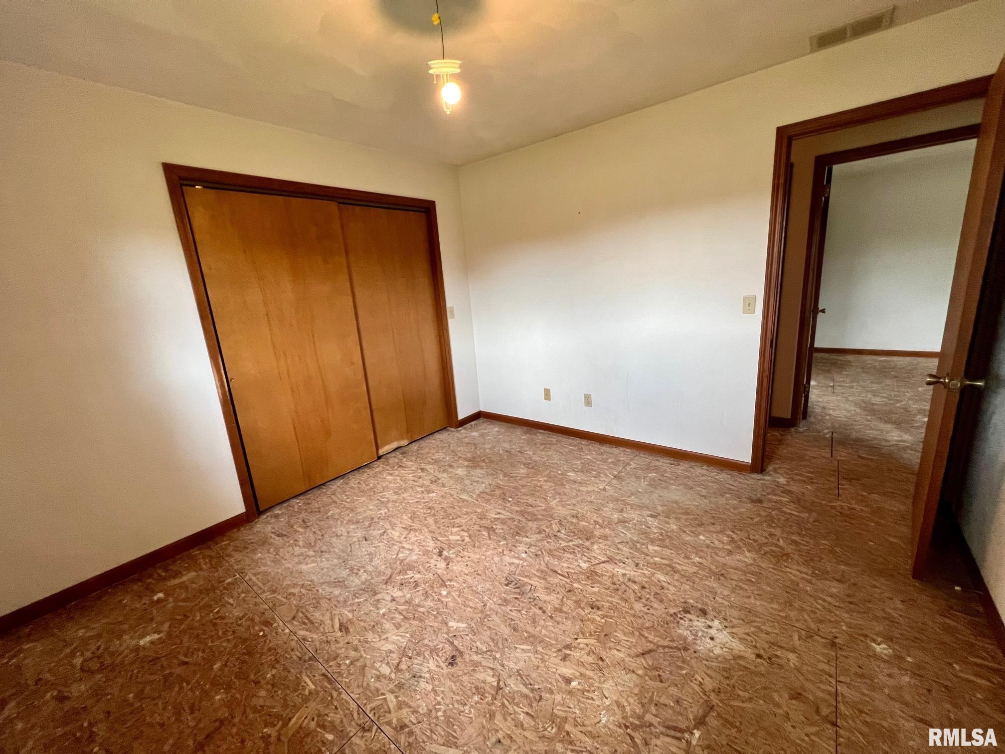 13114 Hickory Road Athens, IL 62613 - Photo 14 of 17 Gallery Image 14