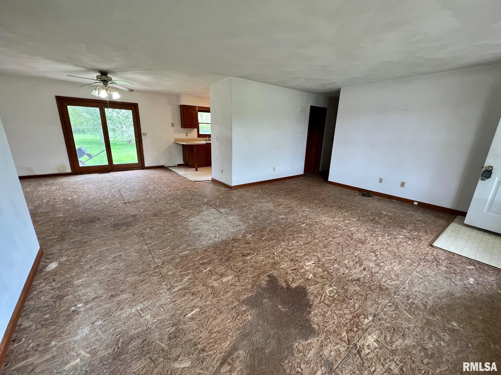 13114 Hickory Road Athens, IL 62613 - Photo 3 of 17 Gallery Image 3