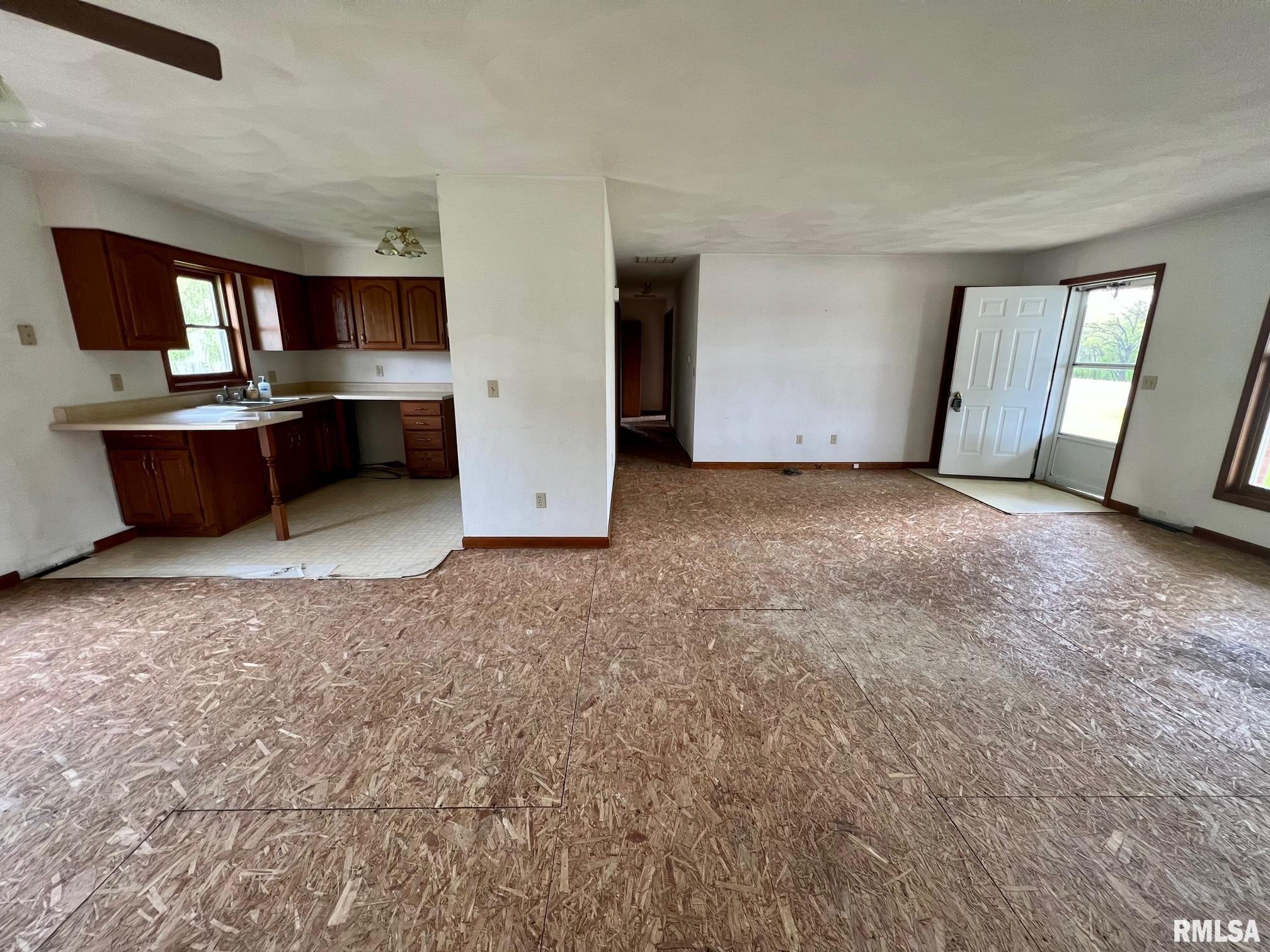 13114 Hickory Road Athens, IL 62613 - Photo 6 of 17 Gallery Image 6