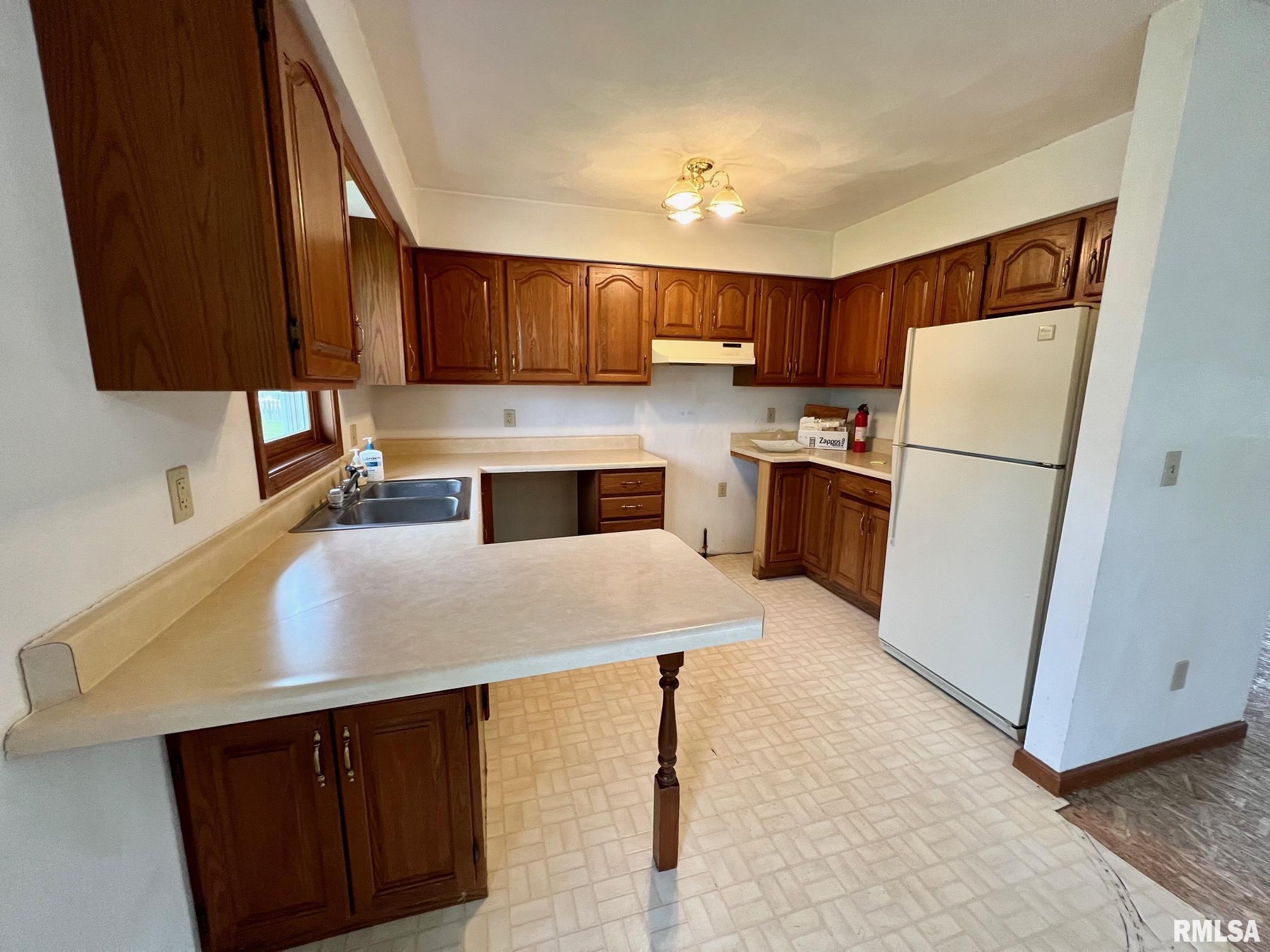 13114 Hickory Road Athens, IL 62613 - Photo 7 of 17 Gallery Image 7