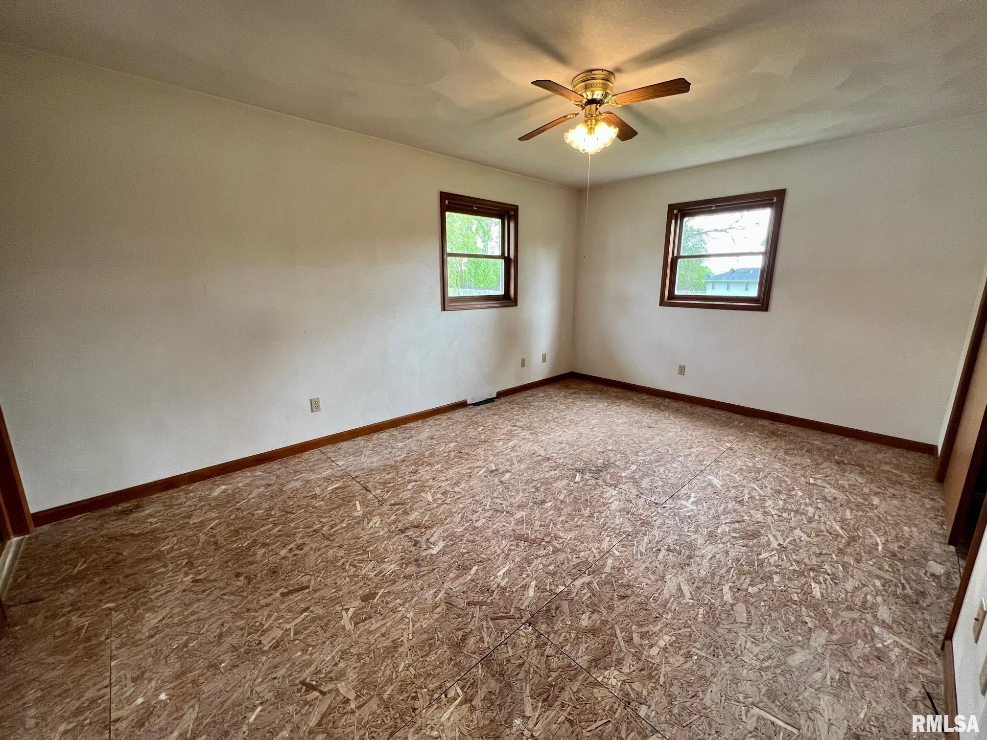 13114 Hickory Road Athens, IL 62613 - Photo 9 of 17 Gallery Image 9