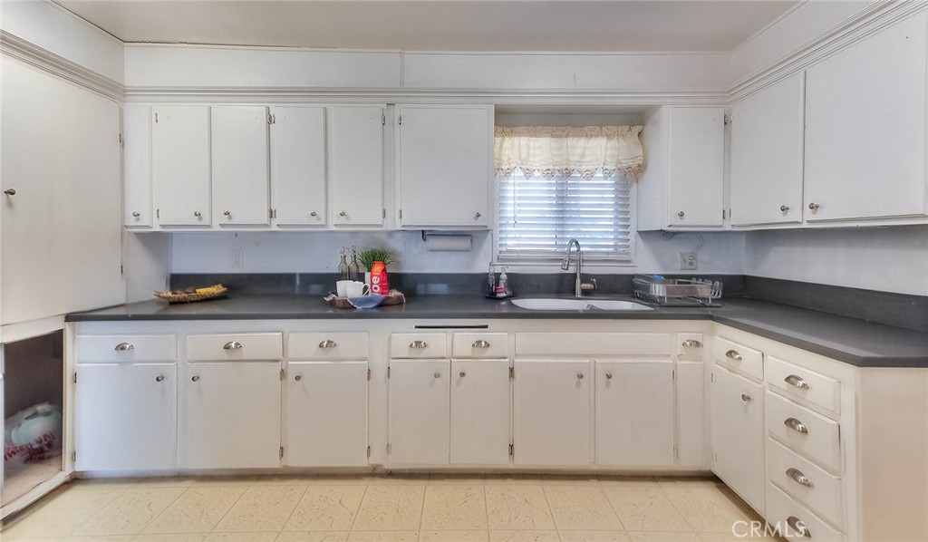 11229 Town & Country Drive Riverside, CA 92505 - Photo 11 of 36 Kitchen 3