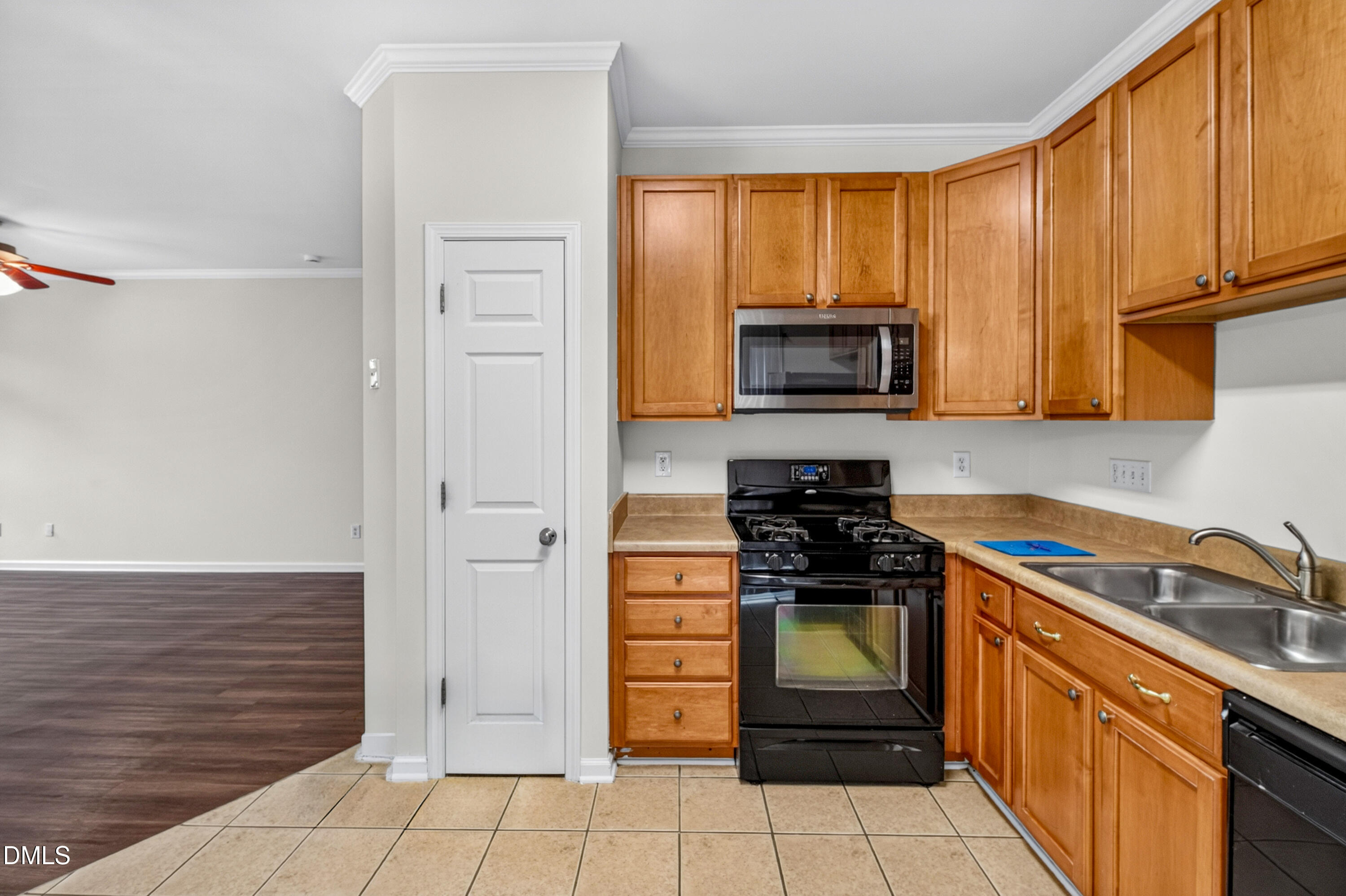 11711 Coppergate Drive, Unit 101 Raleigh, NC 27614 - Photo 9 of 16 Kitchen:pantry