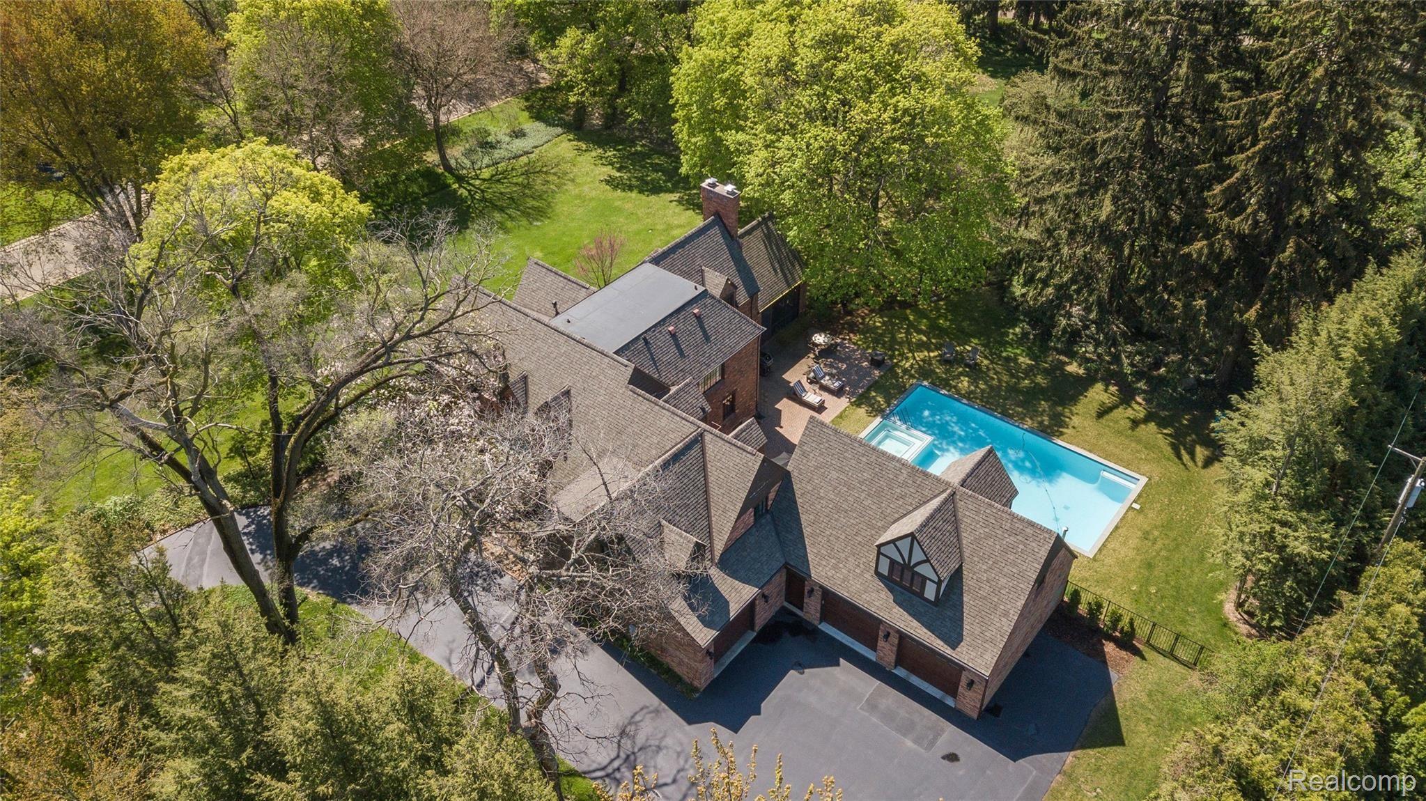 304 Barden Road Bloomfield Hills, MI 48304 - Photo 52 of 53 EDITED DJI_0047.jpg