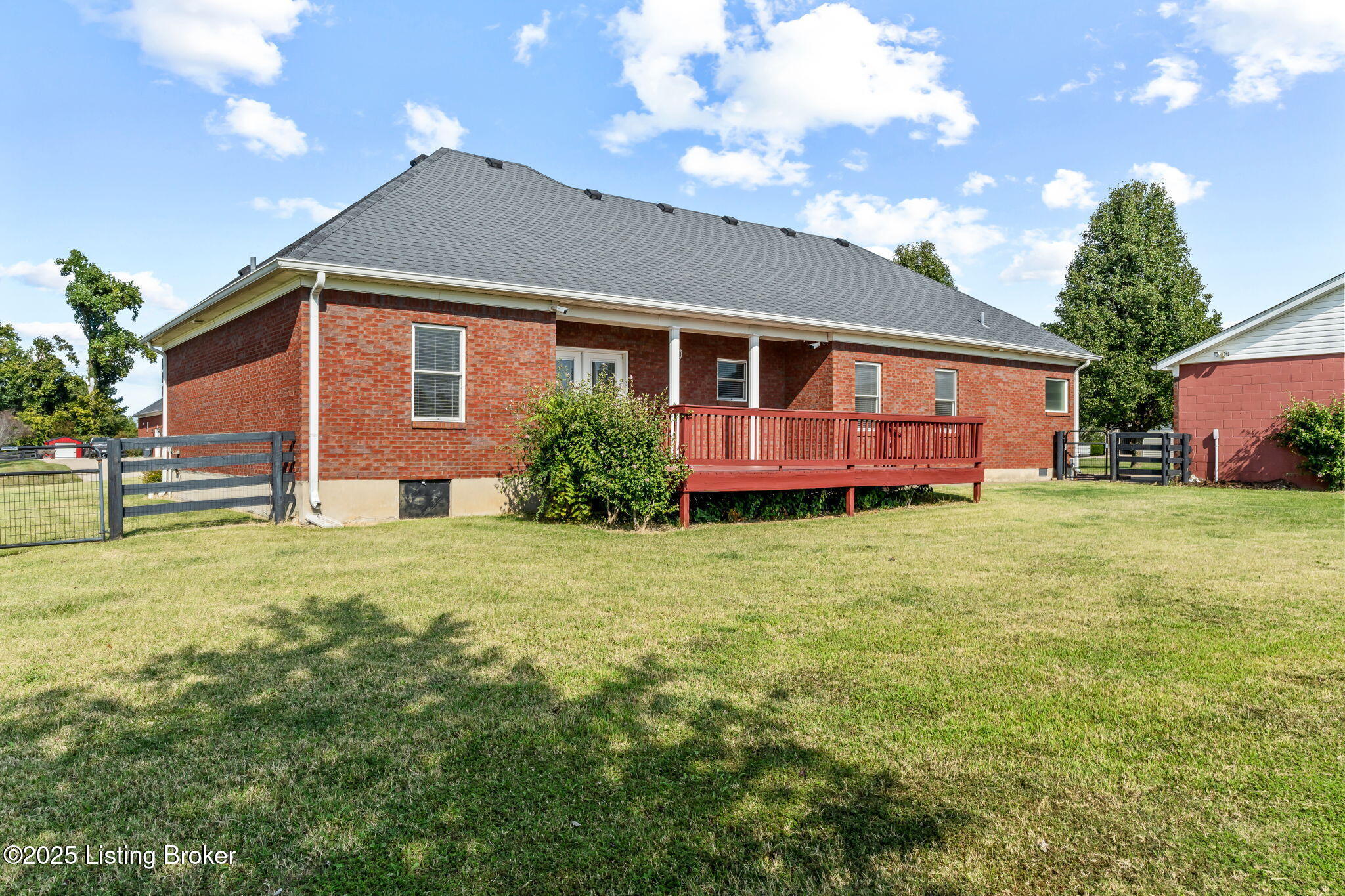 153 Spring Farm Trail Shepherdsville, KY 40165 - Photo 37 of 43 Back Yard