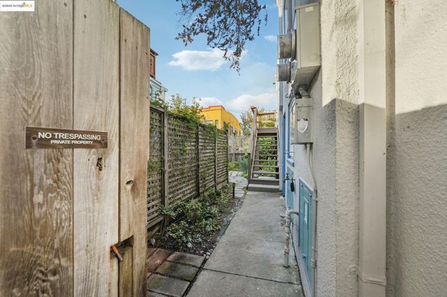 a chair and table in a backyard
