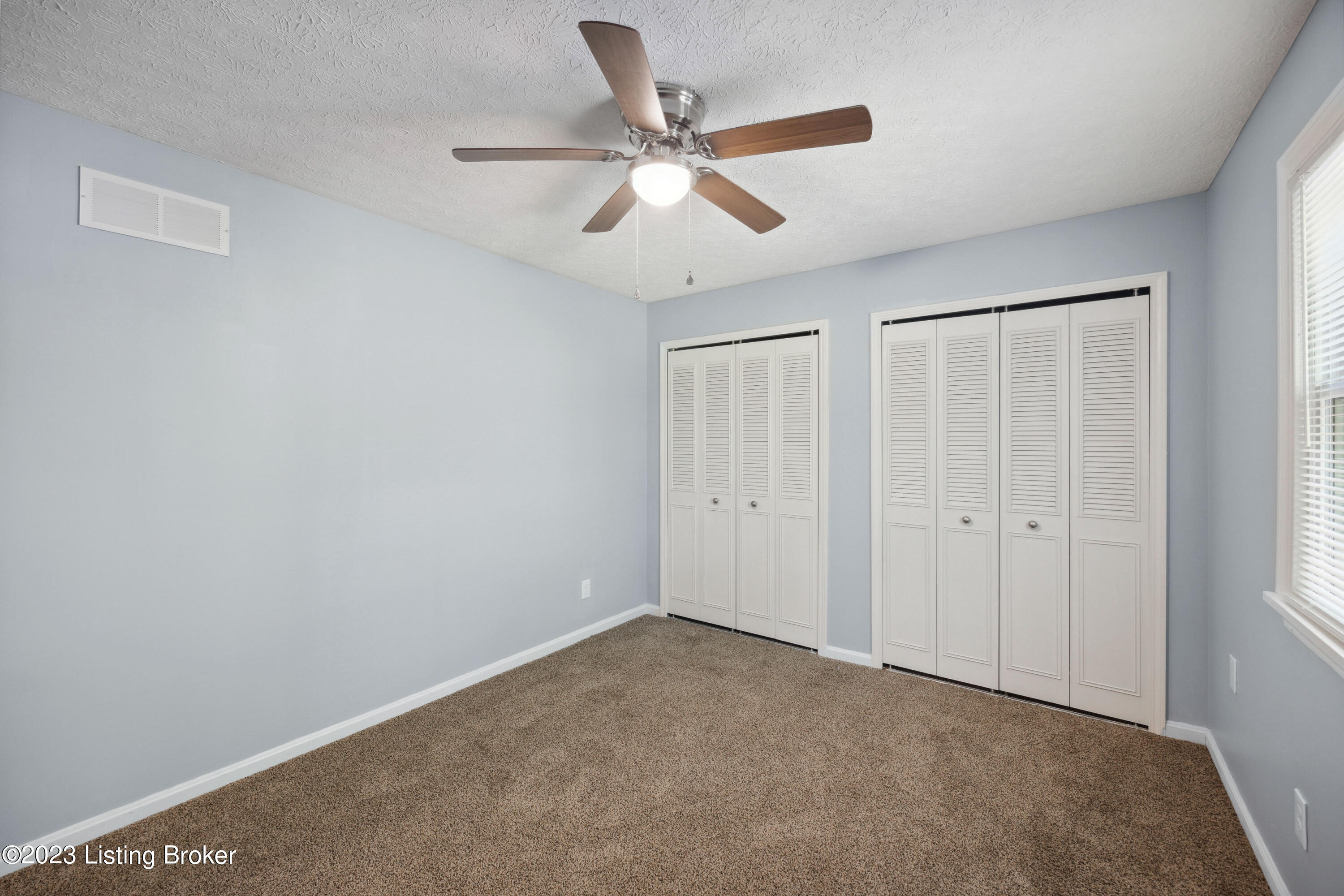 7604 Charron Road Louisville, KY 40220 - Photo 34 of 54 33