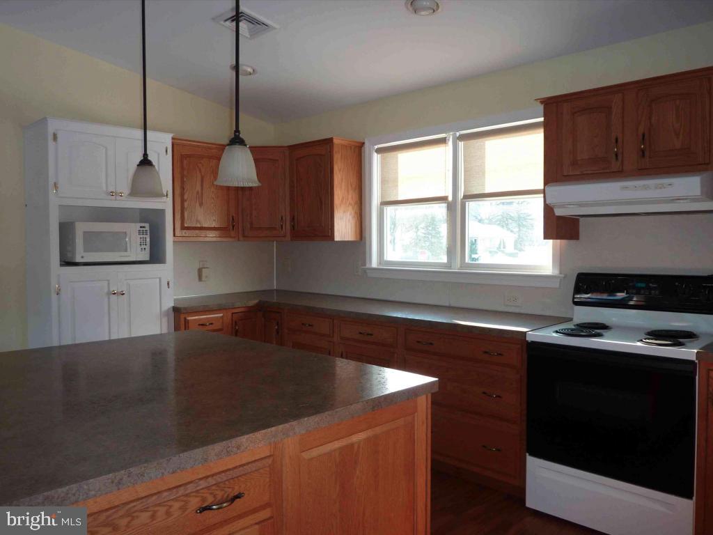 247 Jefferson Road Adamstown, PA 17569 - Photo 12 of 41 Gallery Image 12