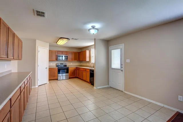 $2,695 | 4544 Martingale View Lane, Fort Worth, TX 76244