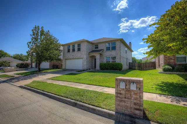 $2,695 | 4544 Martingale View Lane, Fort Worth, TX 76244