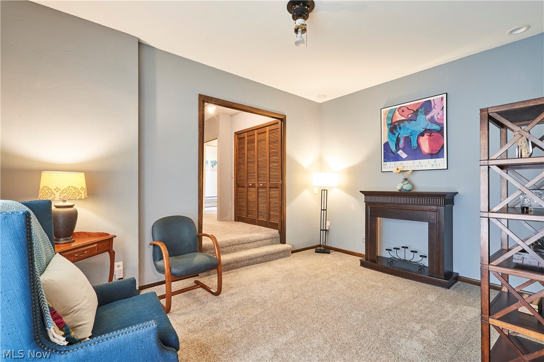 3288 Spring Valley Road Akron, OH 44333 - Photo 16 of 45 Master sitting room