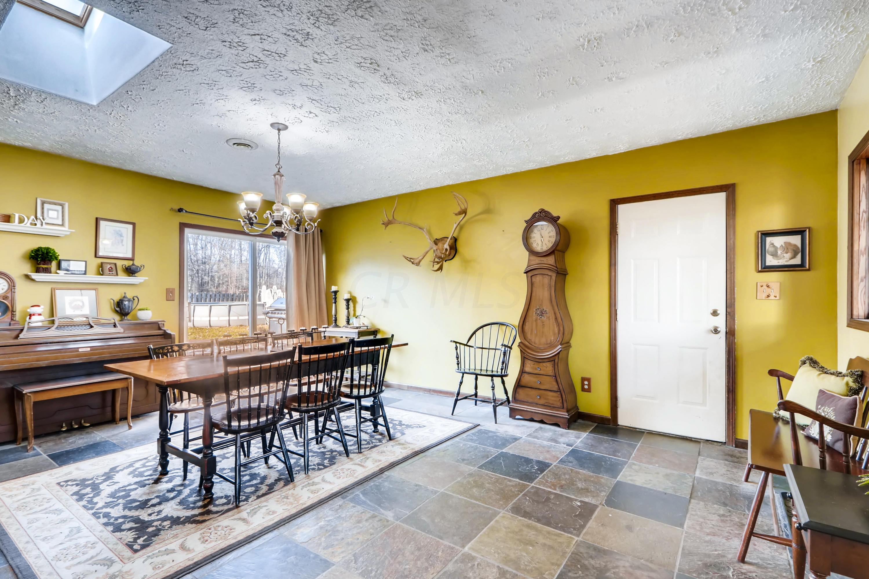 143 Rolen Road Southwest Reynoldsburg, OH 43068 - Photo 12 of 28 Gallery Image 12