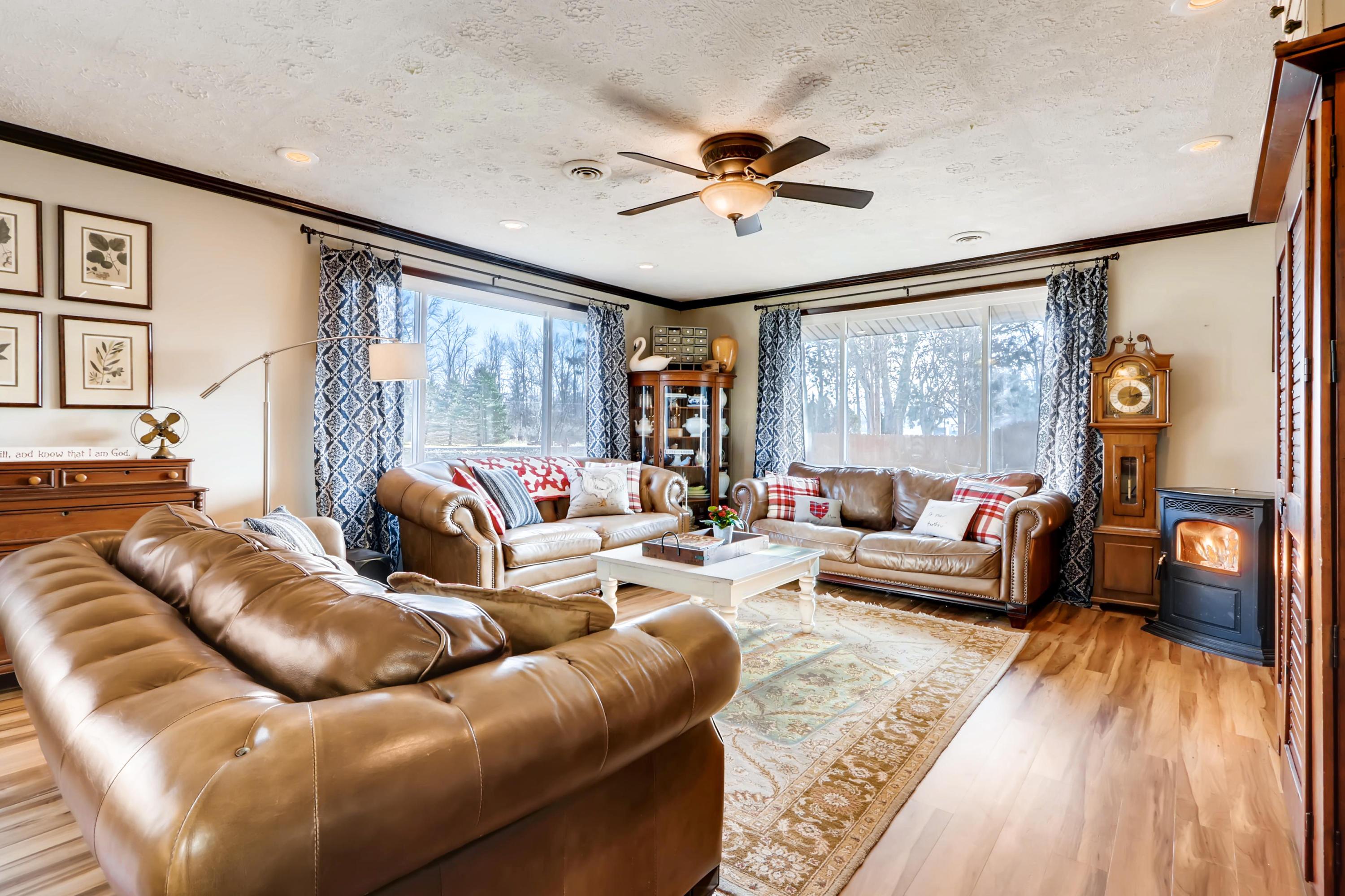 143 Rolen Road Southwest Reynoldsburg, OH 43068 - Photo 5 of 28 Gallery Image 5
