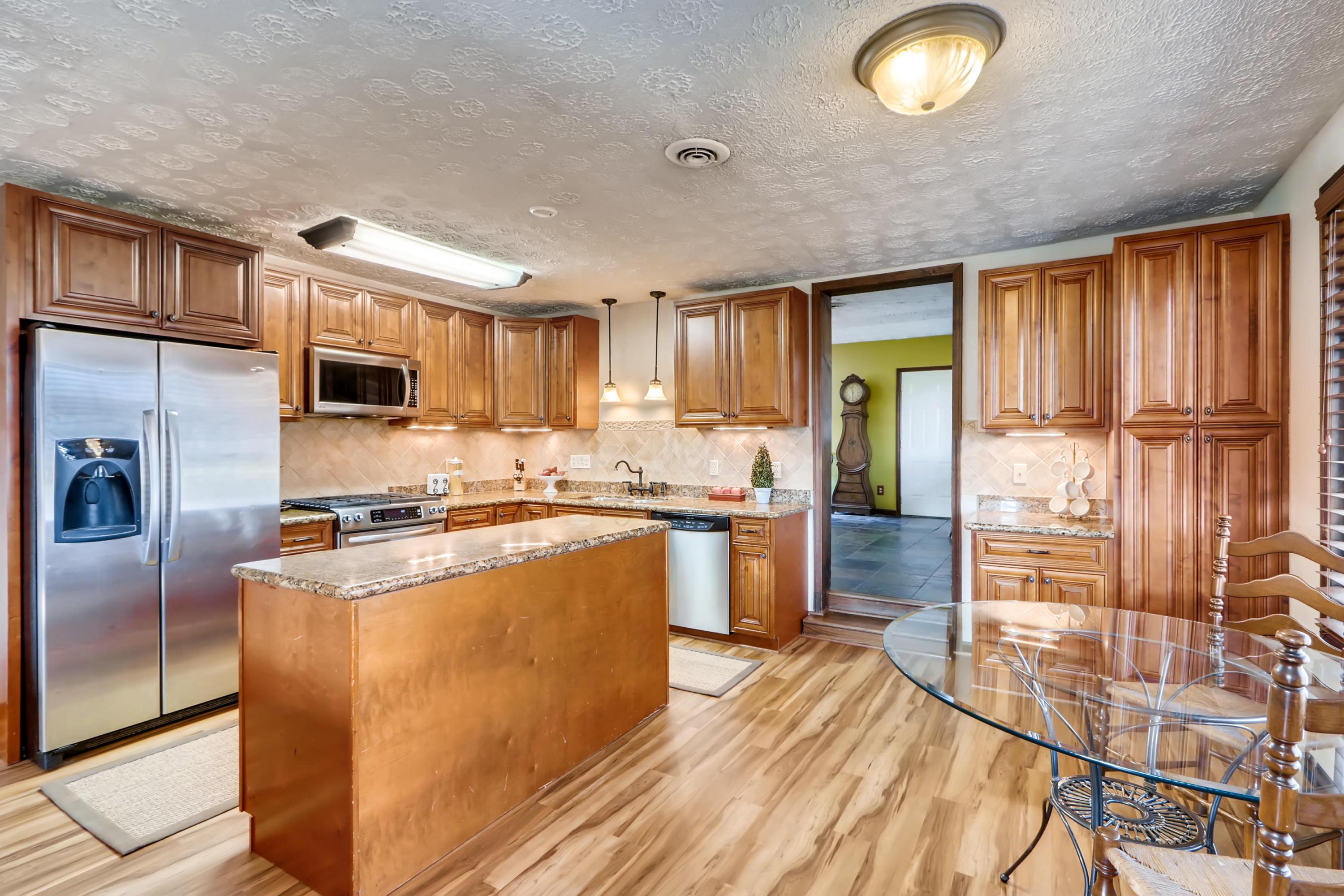 143 Rolen Road Southwest Reynoldsburg, OH 43068 - Photo 6 of 28 Gallery Image 6