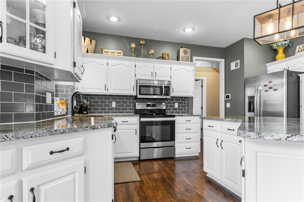 26209 East Blue Mills Road Sibley, MO 64088 - Photo 5 of 38
