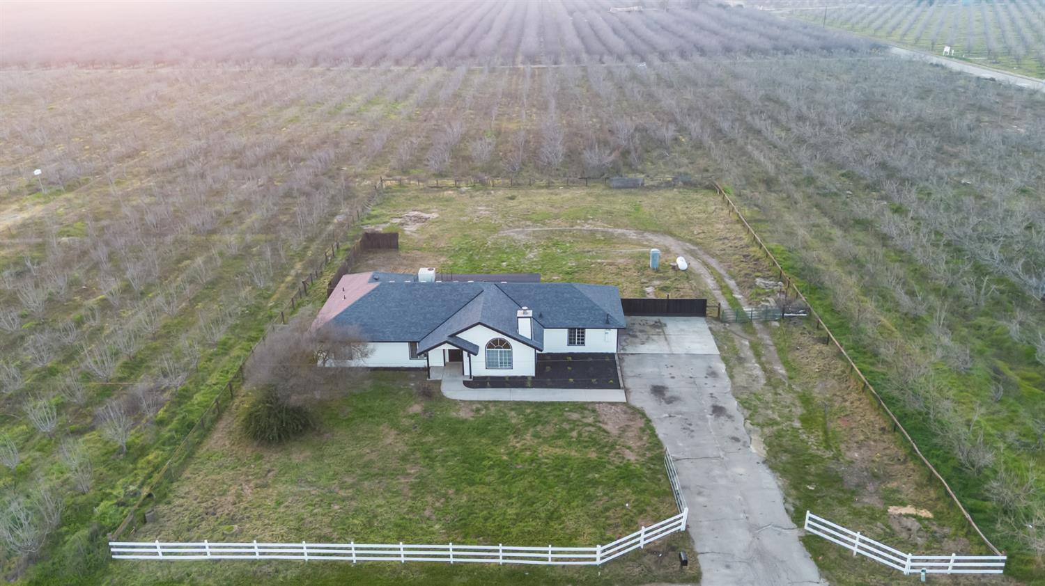 5553 South Greenwood Avenue Del Rey, CA 93616 - Photo 2 of 31