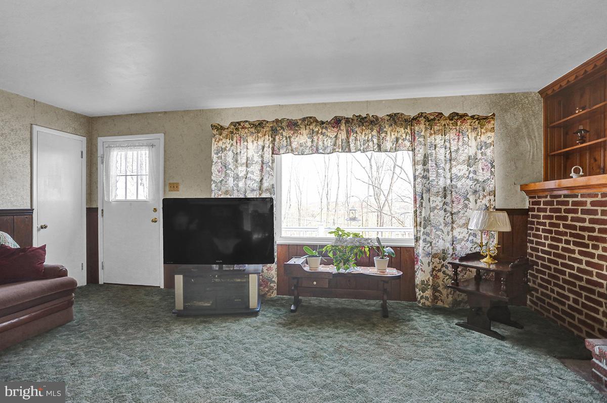 580 Walnut Road Birdsboro, PA 19508 - Photo 3 of 51 Gallery Image 3
