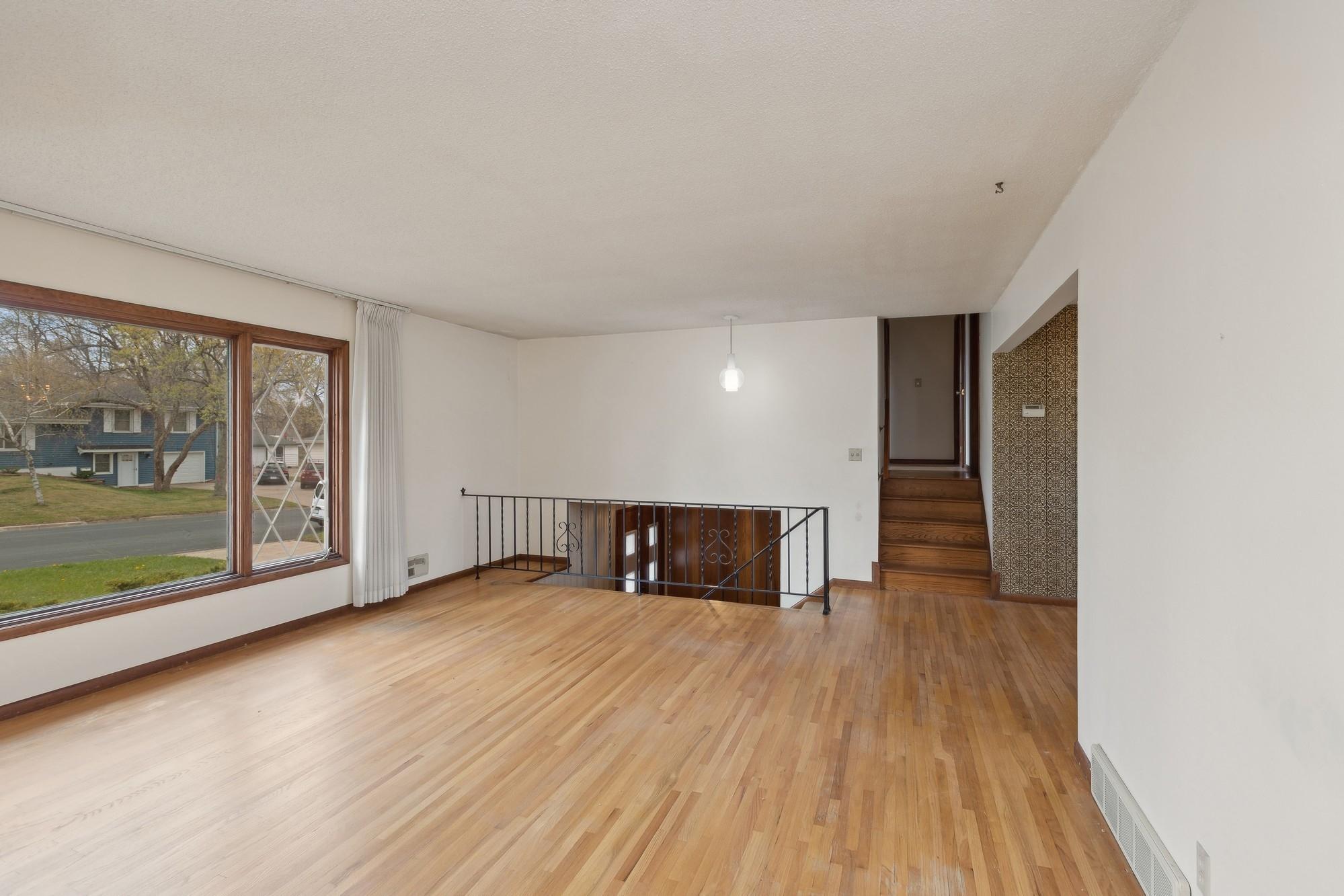 8336 Goodrich Road Bloomington, MN 55437 - Photo 4 of 21 Gallery Image 4