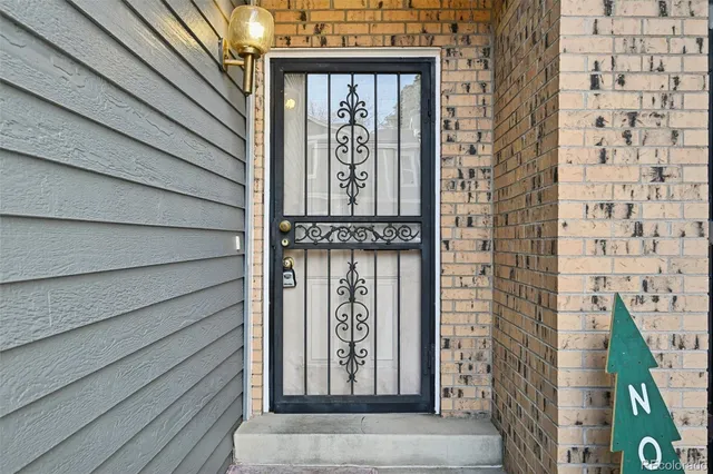 $375,000 | 844 South Joplin Circle, Aurora, CO 80017