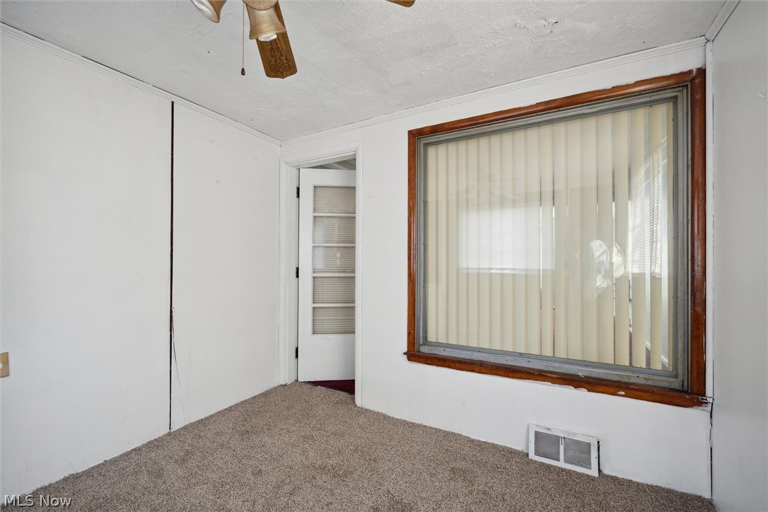 3747 Fairoaks Road Cleveland, OH 44121 - Photo 10 of 35
