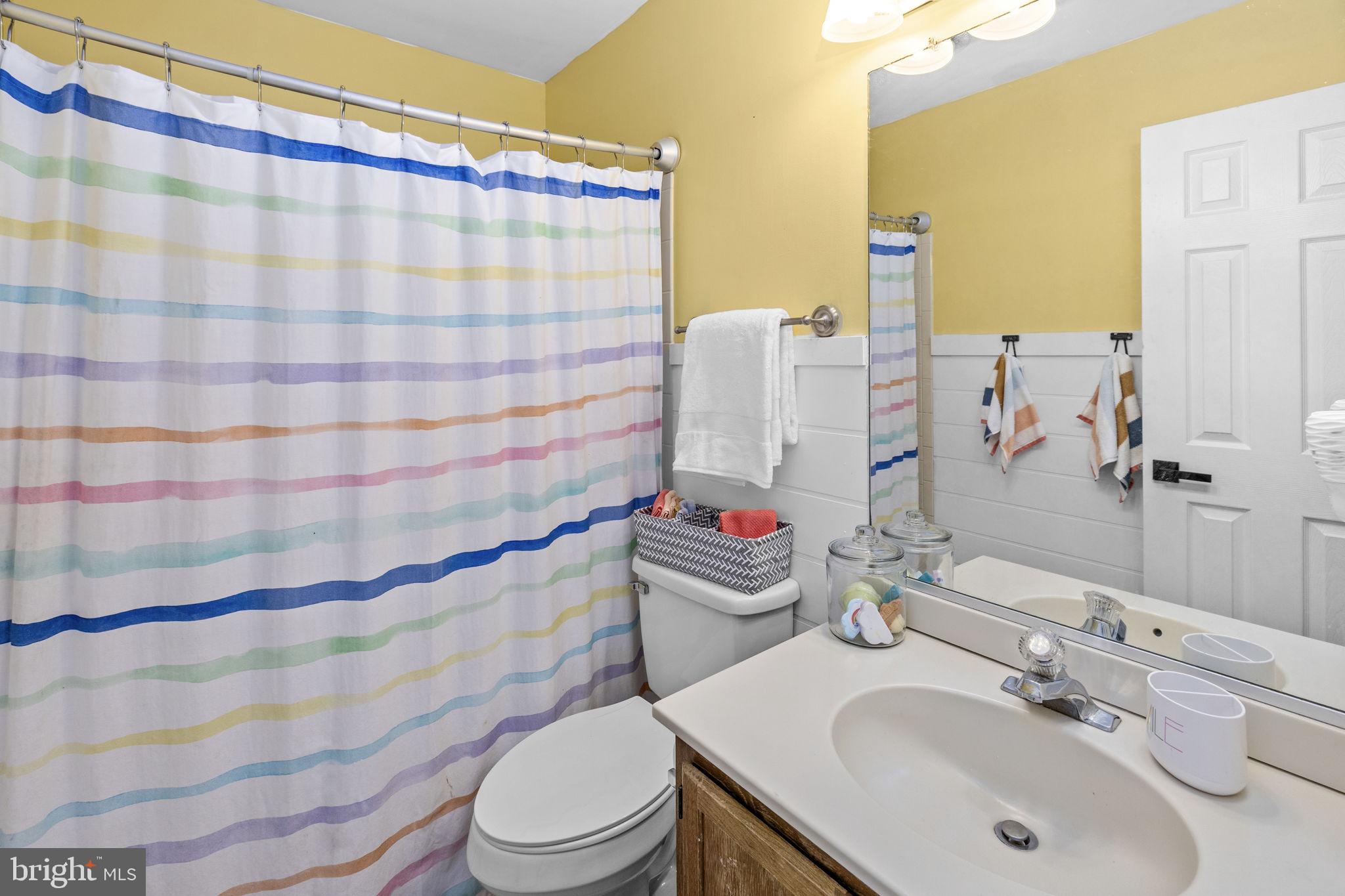 107 Crossing Road Fredericksburg, VA 22406 - Photo 27 of 35 Second level Hall Full Bath