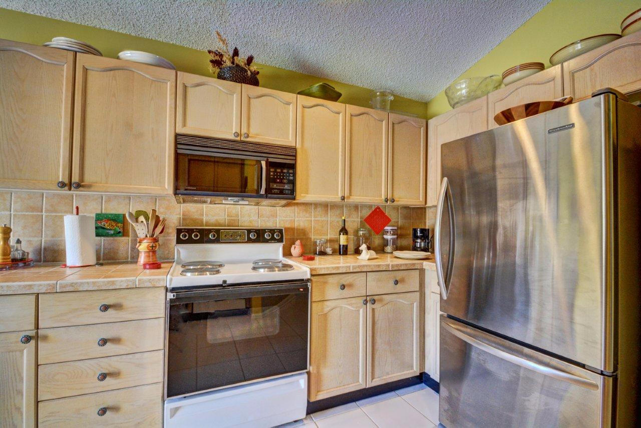 10676 Plainview Circle Boca Raton, FL 33498 - Photo 11 of 33 Kitchen_