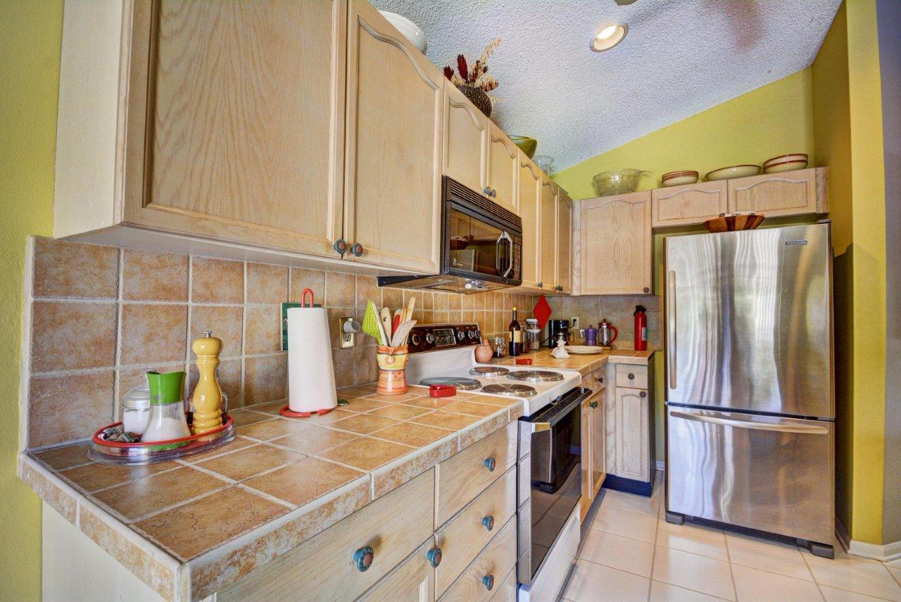 10676 Plainview Circle Boca Raton, FL 33498 - Photo 12 of 33 _Kitchen