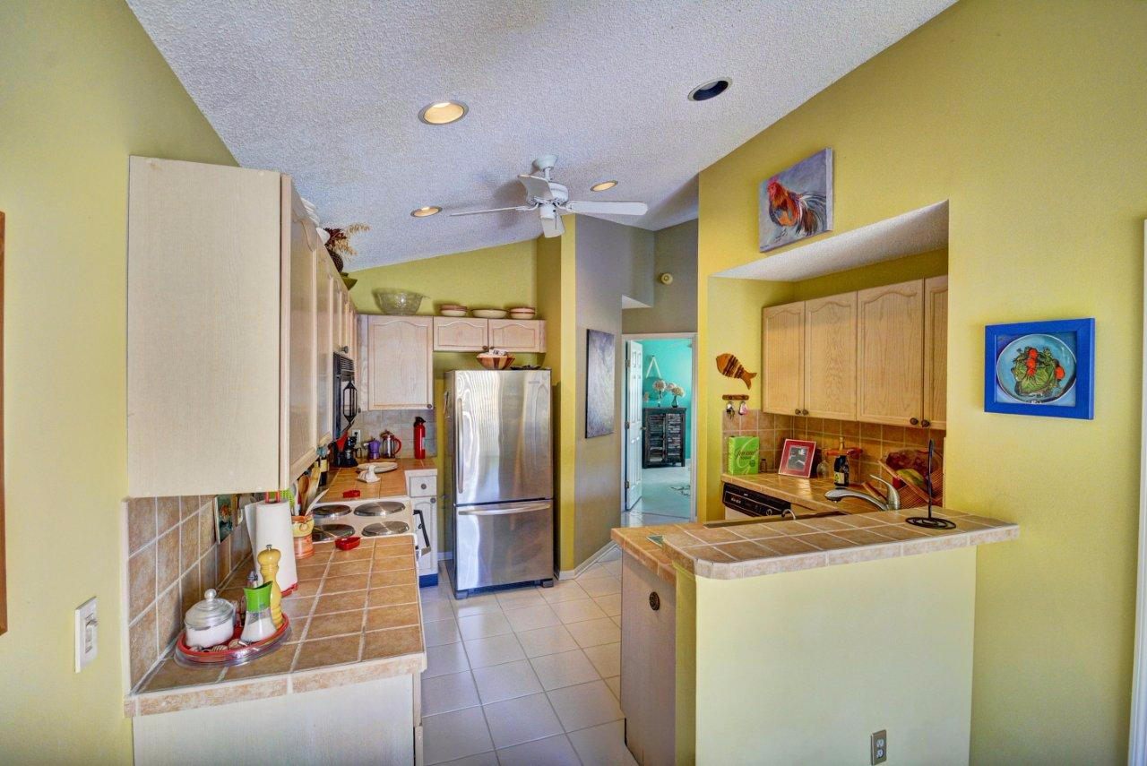 10676 Plainview Circle Boca Raton, FL 33498 - Photo 14 of 33 Kitchen__