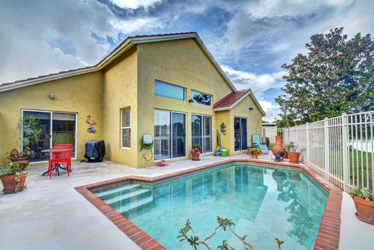 10676 Plainview Circle Boca Raton, FL 33498 - Photo 25 of 33 Pool