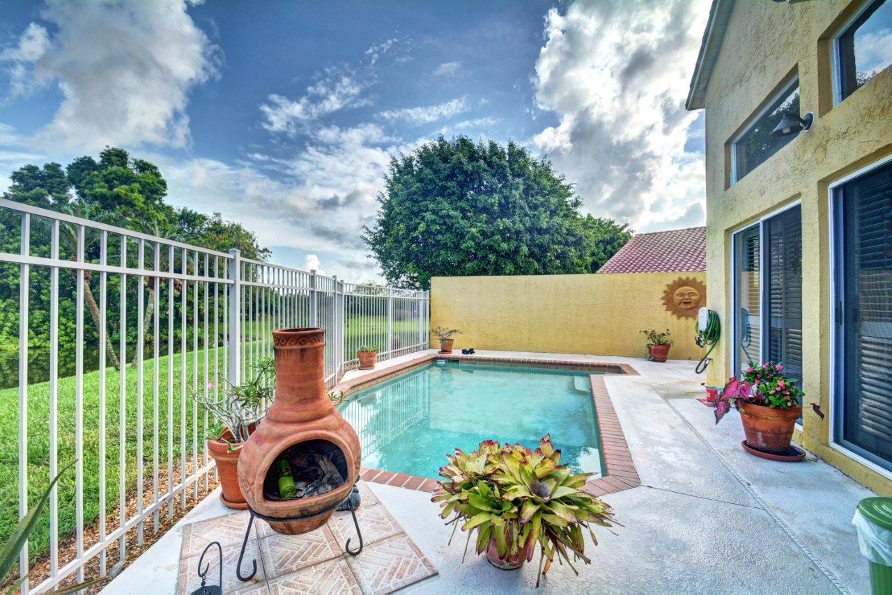 10676 Plainview Circle Boca Raton, FL 33498 - Photo 26 of 33 Pool