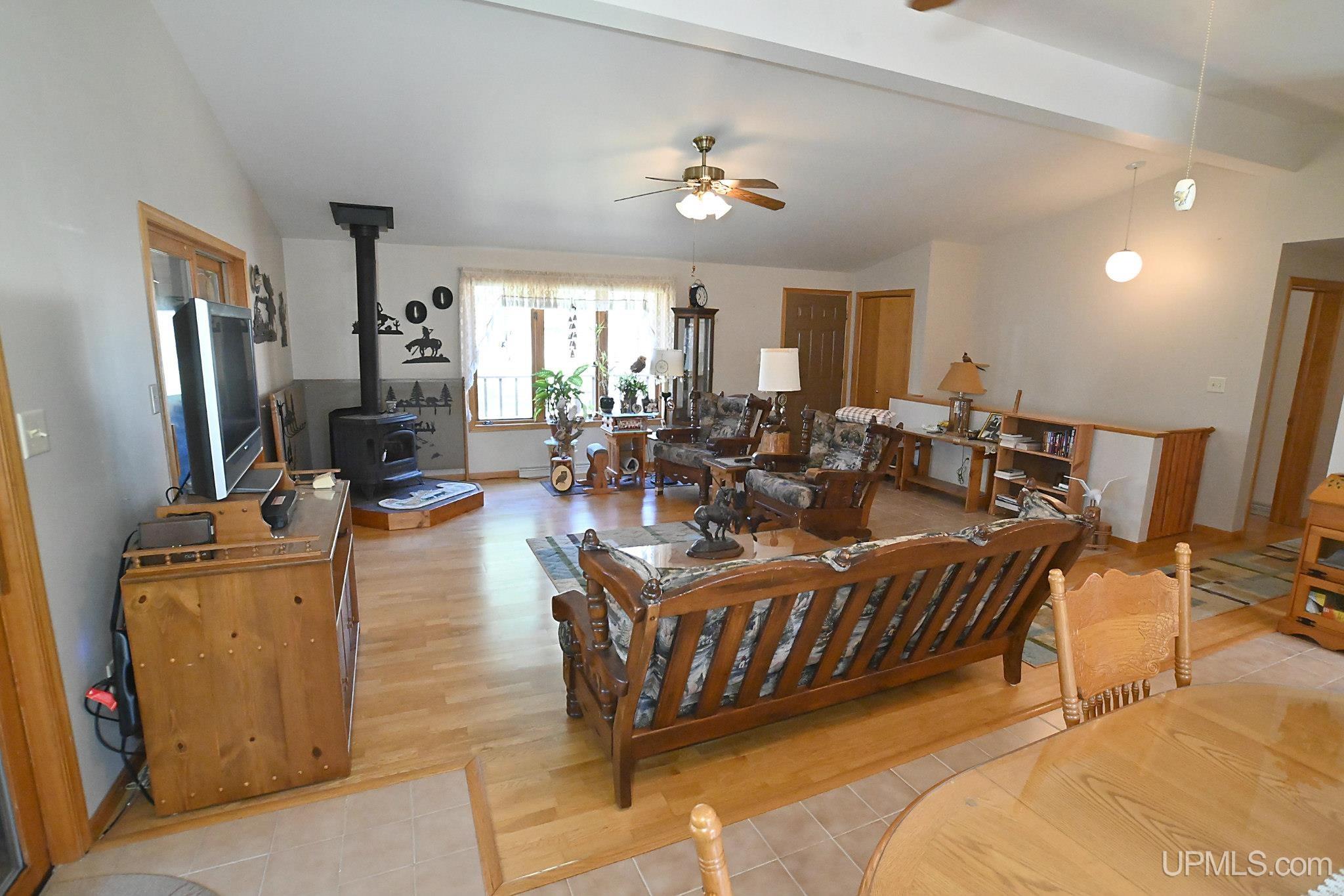 W4347 Schroeder Road Marinette, WI 54143 - Photo 5 of 21 Gallery Image 5
