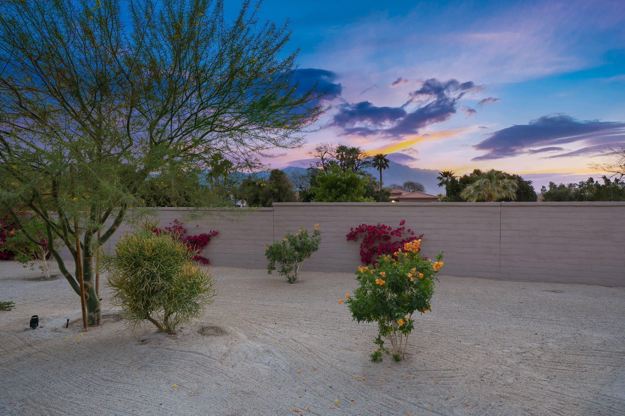 10 Port Rancho Mirage, CA 92270 - Photo 38 of 48 Side Yard
