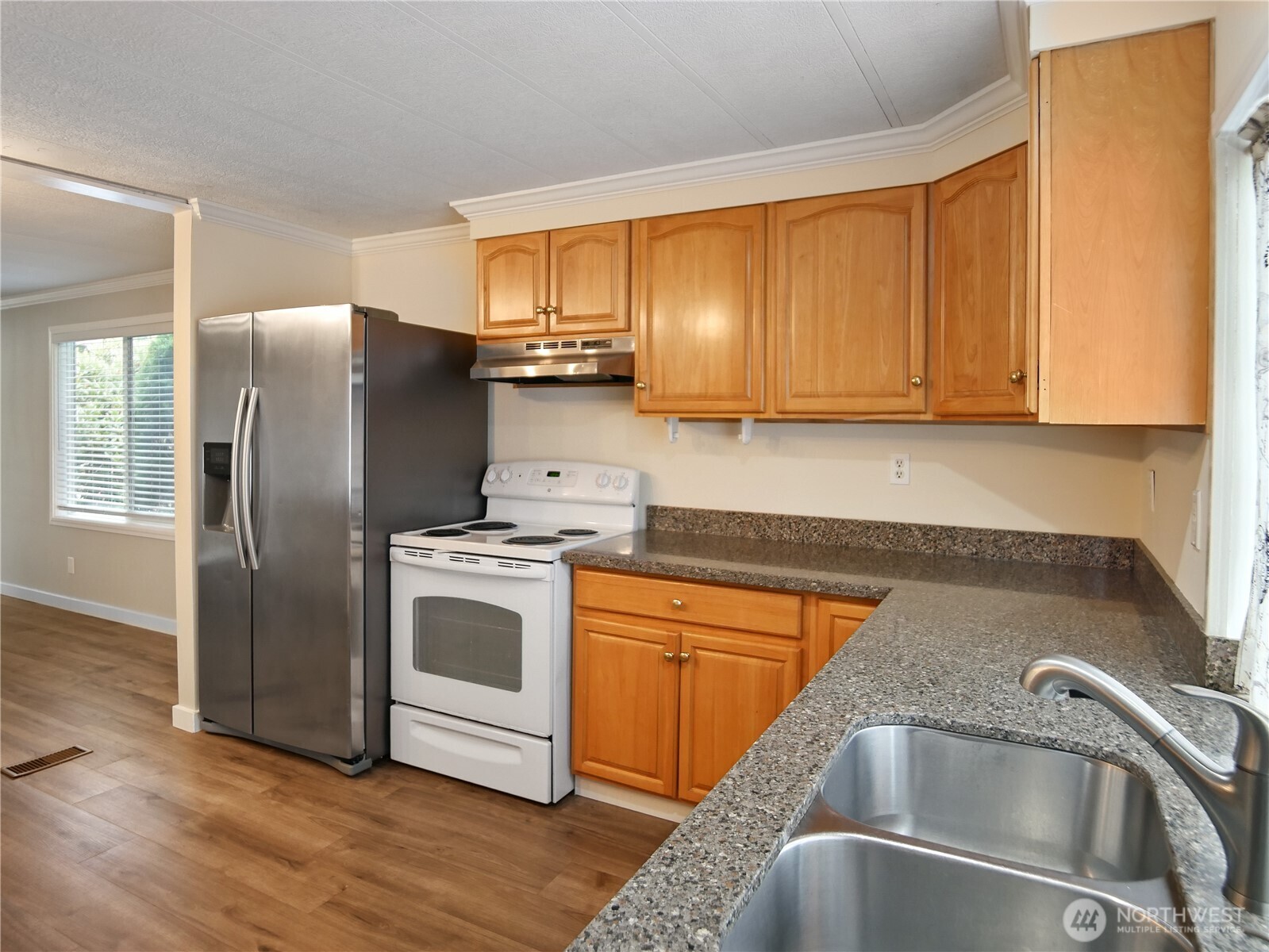 415 Lakeview Road, Unit F16 Lynnwood, WA 98087 - Photo 13 of 40 Gallery Image 13