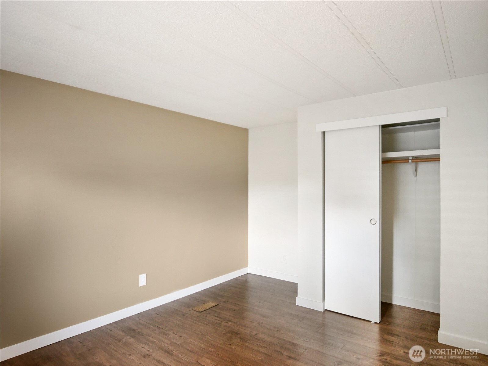 415 Lakeview Road, Unit F16 Lynnwood, WA 98087 - Photo 19 of 40 Gallery Image 19