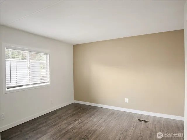 $140,000 | 415 Lakeview Road, Unit F16, Lynnwood, WA 98087