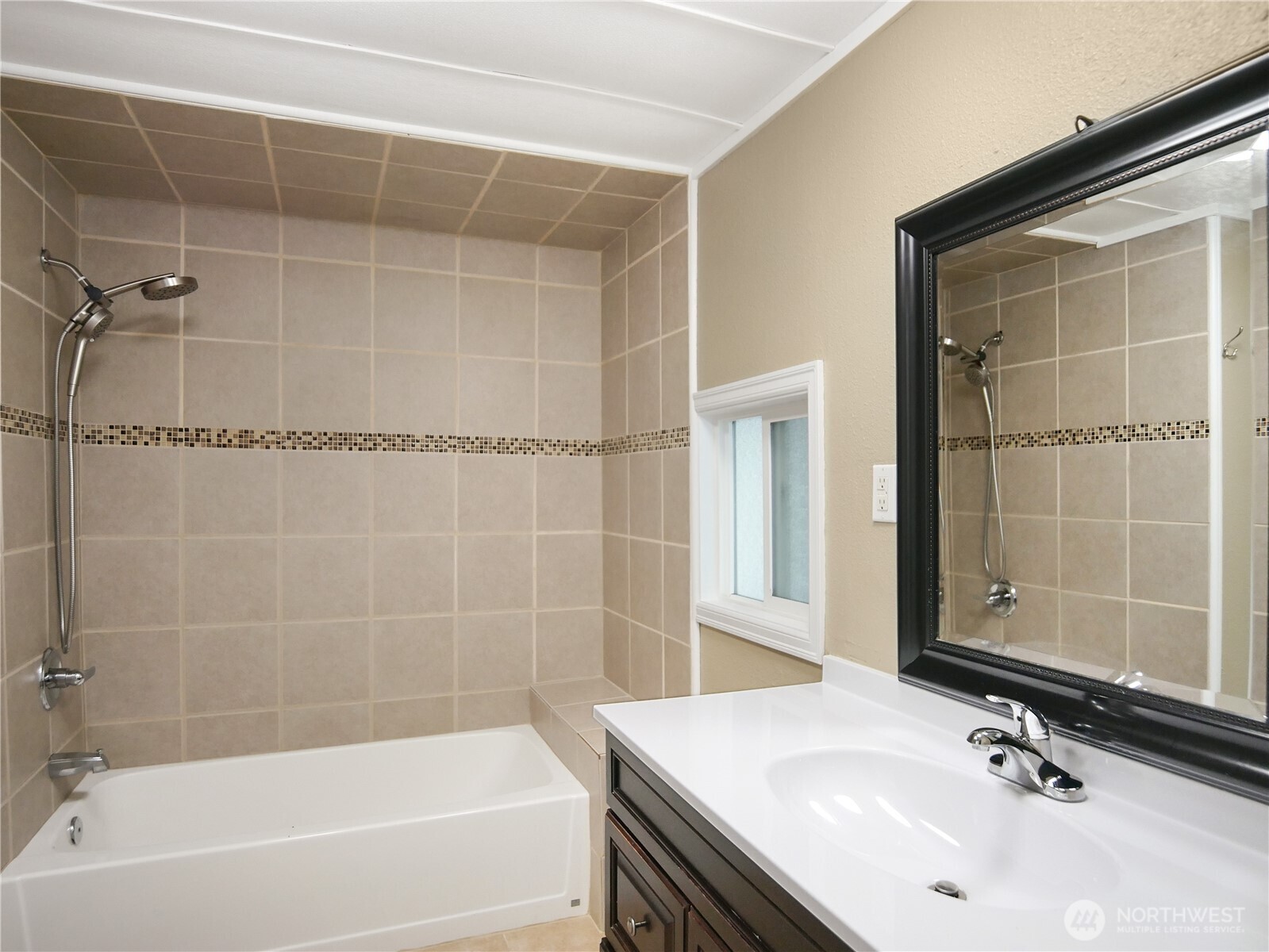 415 Lakeview Road, Unit F16 Lynnwood, WA 98087 - Photo 23 of 40 Gallery Image 23