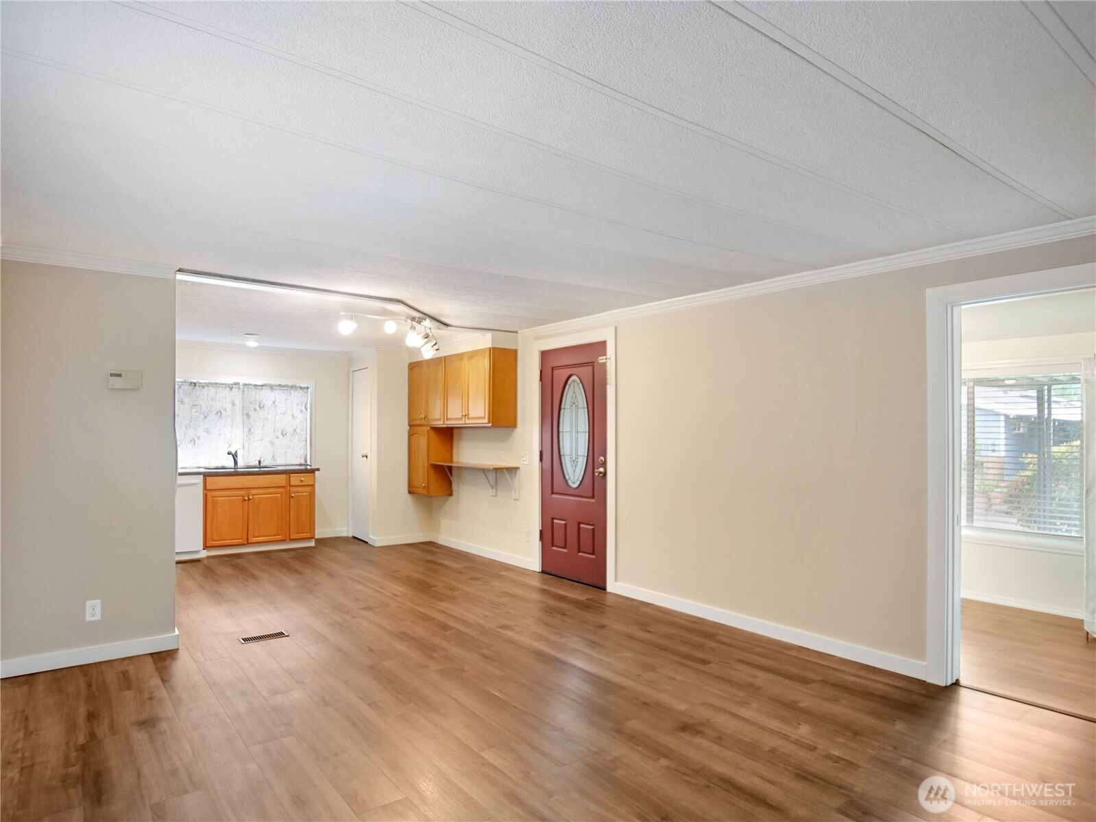 415 Lakeview Road, Unit F16 Lynnwood, WA 98087 - Photo 8 of 40 Gallery Image 8