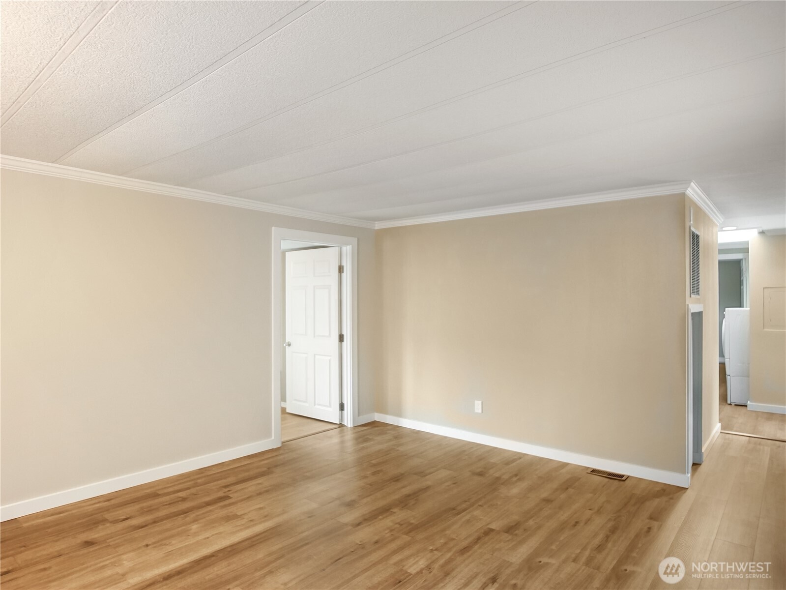 415 Lakeview Road, Unit F16 Lynnwood, WA 98087 - Photo 9 of 40 Gallery Image 9
