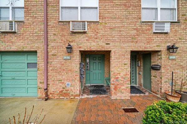 $3,500 | 1466 Shore Drive, Unit 3 | Throgs Neck