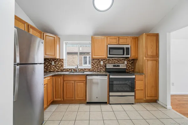 $3,500 | 1466 Shore Drive, Unit 3 | Throgs Neck