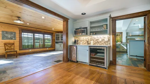 $1,300,000 | 409 North State Street, Franklin Grove, IL 61031