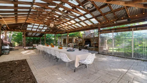 $1,300,000 | 409 North State Street, Franklin Grove, IL 61031