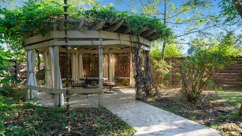 $1,300,000 | 409 North State Street, Franklin Grove, IL 61031