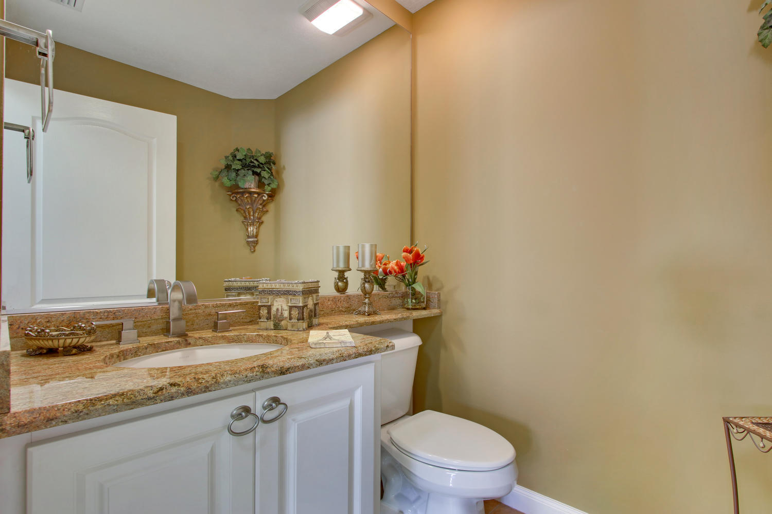 159 Promenade Way Jupiter, FL 33458 - Photo 13 of 24 Guest Half Bath